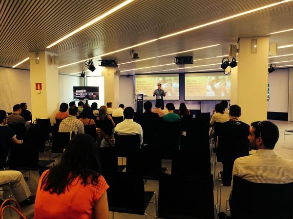 MiriamPelaez's tweet image. Entrando a #SmashTech para escuchar el caso de @HailoBarcelona #MuyFan de su servicio