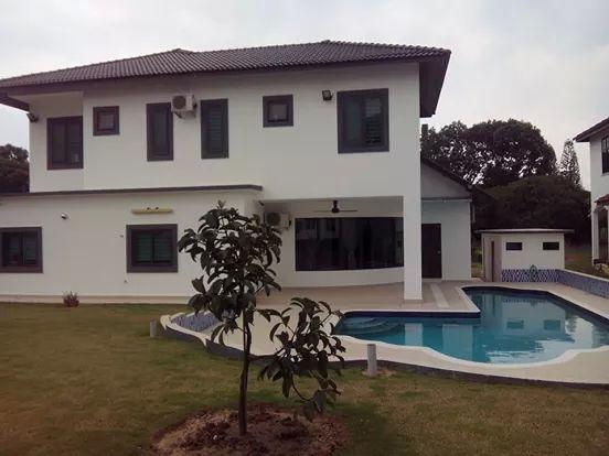 papa beli rumah lagi... rumah menyeram kn...huhu