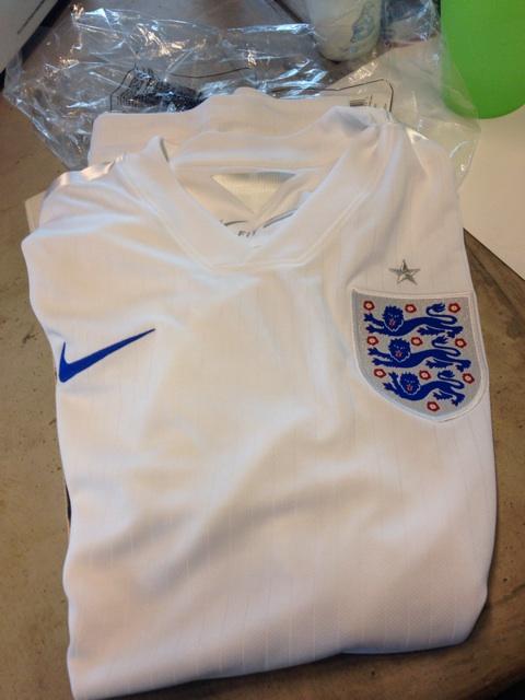 Terima kasih <a href="/telkomsel/">Telkomsel</a> jersey dari #BolaSamba sudah sampai!