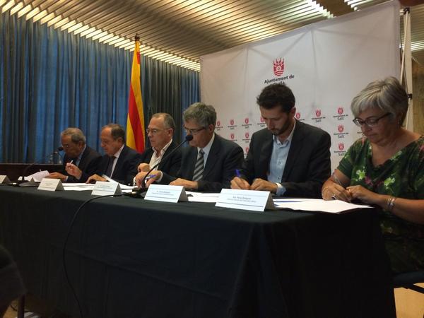carabellido's tweet photo. Signatura constitucio Espai Relacio Institucional#salt @ViladeSalt @ciu @jtorramade http://t.co/XDnn2ZL02h
