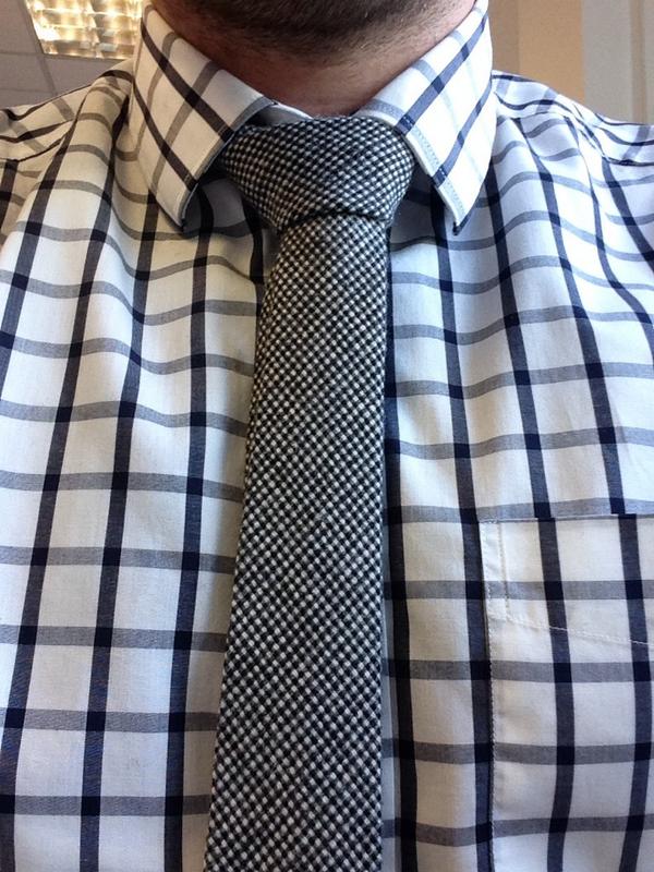 BurlinMedia's tweet photo. I feel I'm becoming slightly obsessed with #madmen I've even started wearing a tie to work http://t.co/mrNN0P3Tcy