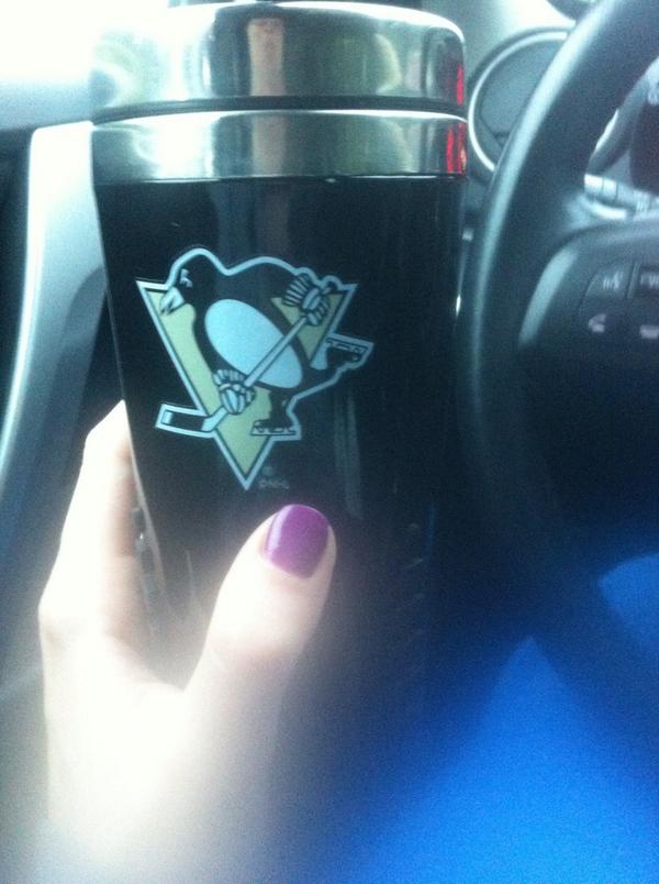 Emfull6's tweet photo. @penguins is it hockey season yet??? http://t.co/jRF8OQJCdo