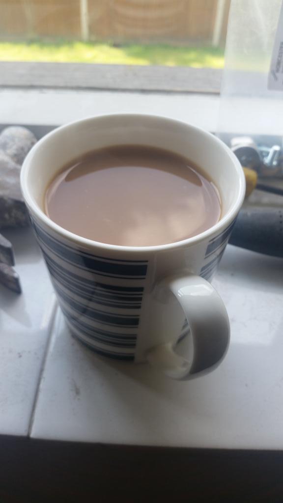 awgheating1's tweet photo. Deja vu today. Much the same as yesterday's brew really. 6.9/10 still no biscuits. #plumberstea #typhoo http://t.co/WgLKsiPcQr