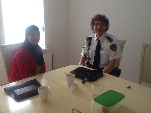 POL_Berenschot's tweet photo. Agent bijt hond, gastvrij Rotterdam.
#Beukelsweg
Bedankt http://t.co/CqcLufItTd