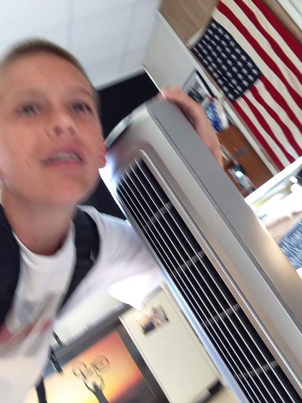 MaxForsey's tweet photo. me and my biggest fan . http://t.co/tr5xN9bpYZ