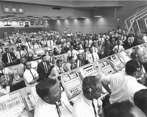 AmyDuty's tweet photo. Me right now #AppleLive http://t.co/T0C5cyuKUe