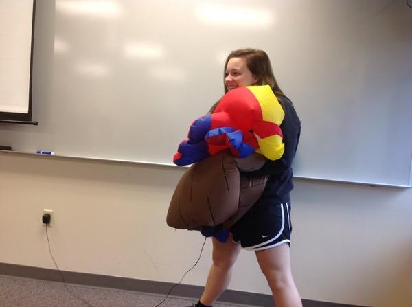 I_AmGoose's tweet photo. Murder! I will no longer be silent about the abuse of my friend: #poorparrot http://t.co/K5FMJh5rv2
