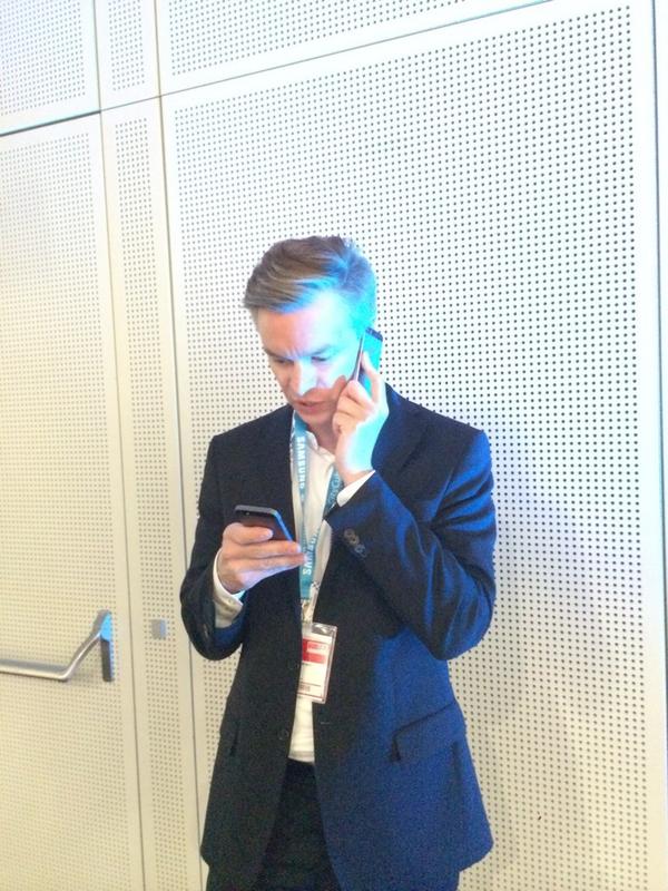 larszimmerm's tweet photo. Kurz vor dem Information Overkill :-) “@schosswald: Super-mobile being @larszimmerm at #hymobility http://t.co/xlzvq9hYsJ”