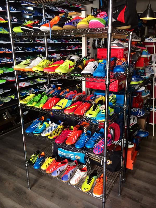 PMSPORTAlmansa's tweet photo. Ven a por tus botas de futbol para esta temporada! http://t.co/4ZGA4ZkxR6
