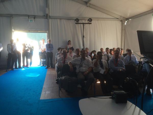 SOFIREDFR's tweet photo. Nous sommes heureux de décliner avec la #Simmad de maniere concrete le pacte @Defense_gouv #PME en TR au @UAV_ADSShow http://t.co/WrX2jHmMlL