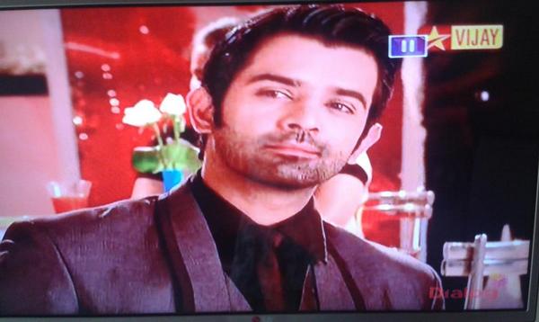 IPKKNDRuwizz90's tweet photo. #FaceAppreciation 1 ππππ #ArnavSinghRaizada #BarunSobti π³π³π³π Idhu Kadhalaa #TamilIpkknd β€β€ HOLY APPLES! http://t.co/BmMNaQIvSi