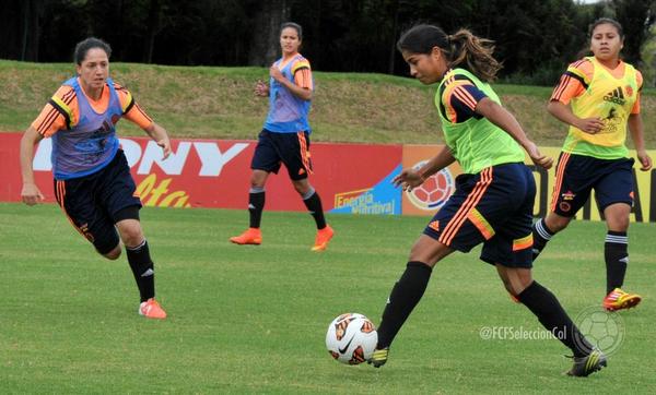 FCFSeleccionCol's tweet image. Nuestras Selección de #FCFFemenino en acción. #PorUnSueño #RumboACopaAmérica2014