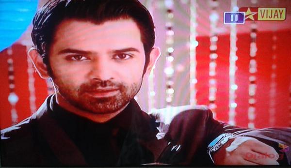 IPKKNDRuwizz90's tweet photo. #FaceAppreciation 4 ππππ #ArnavSinghRaizada #BarunSobti π³π³π³π Idhu Kadhalaa #TamilIpkknd β€β€ HOLY GRAPES! β€ππ http://t.co/fe7uvUcsOo