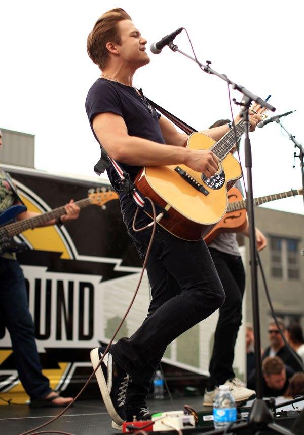 HAPPY BIRTHDAY Hunter Hayes! The country star turns 23 today.  