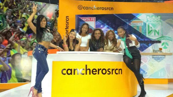 PERFILCLASS's tweet photo. De nuestro viaje a bogota 2014! #eltalentohechoimagen http://t.co/IRaNWSHzsN