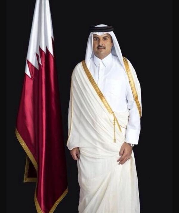 .
يالله وانا طالبــــك .. يالمطلوب
ياواحــدٍ ما خــاب طـــــلابه
تحفظ وطن من ينطح الماجوب
وتحمي سـماه ومــاه وترابه
.