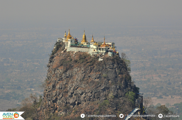 Aventoursguate's tweet photo. #MontePopa, en #Birmania el monasterio se llama #Taungkalat #TravelTuesday #travel #Aventours http://t.co/CUsYsbIW5C