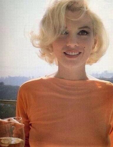 sabiastuque_'s tweet image. “Las mujeres son dueñas de un planeta que gobiernan los hombres” —Marilyn Monroe.