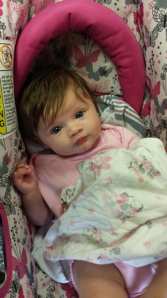muscleandlove_'s tweet photo. The most beautiful daughter in the world ...couldnt be any happier with my baby girl:)! #Love #ShesAKeeper #Eyessss http://t.co/hvBYYe70Rs