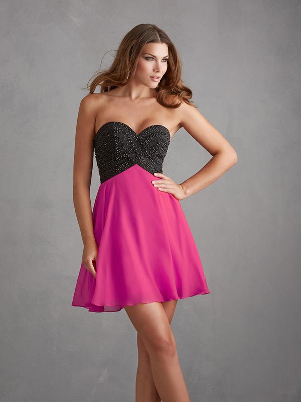 NightMovesProm's tweet image. Today we're featuring style 7209, and we're loving the black beaded bodice.