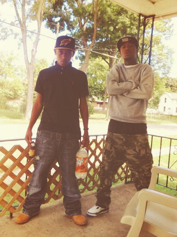 Fcklovemob's tweet photo. Me An Bro #Drankk http://t.co/ZlR3yOYIib