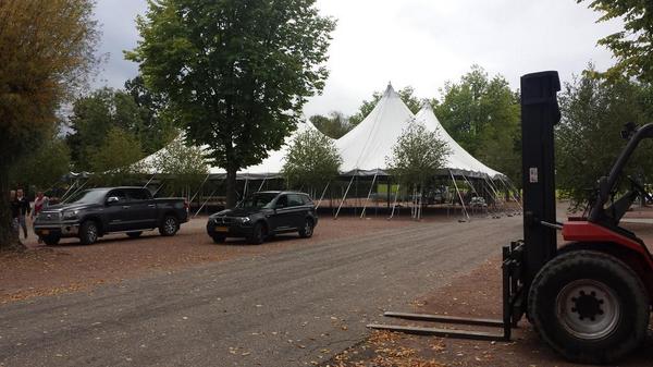 Yesss today first day building <a href="/SUNGLOWFestival/">SUNGLOW Festival</a> RT