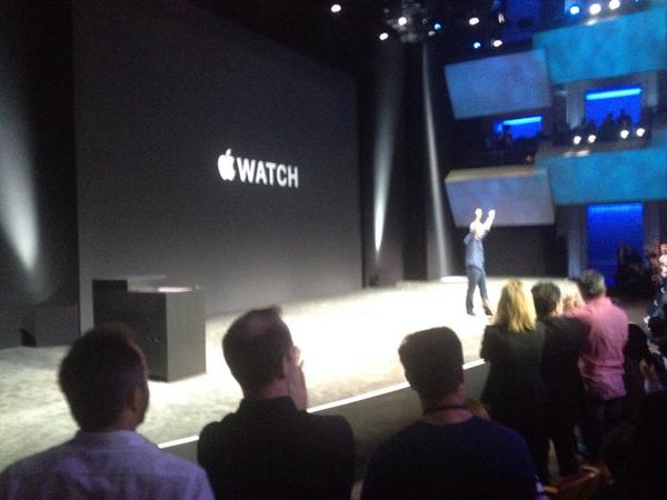 ABC11_WTVD's tweet photo. RT @DavidMuir: #InsideApple #AppleWatch revealed. @tim_cook to show me how it works on #WorldNewsTonight http://t.co/AJQDLTFuxV