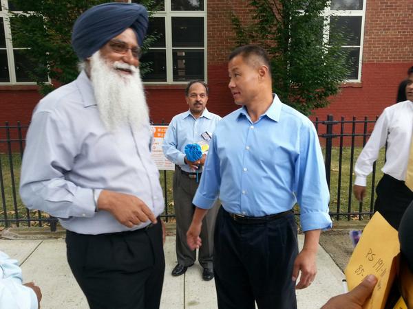 EricJankiewicz's tweet photo. Candidate for #nyd11 state sen John Liu meets with the Sikh Cultural Society. #primary2014 #Queens http://t.co/xuWyn8852a
