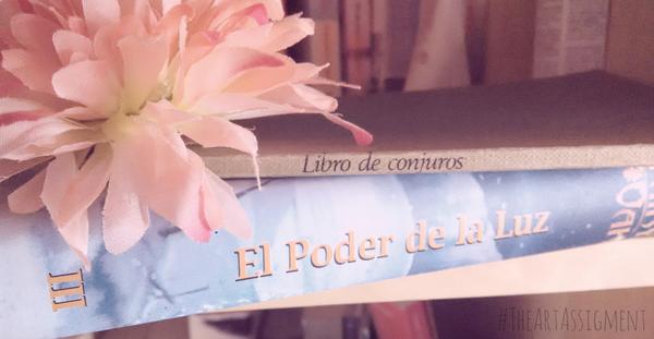 sylwiaholmes's tweet image. Magic spell book: the power of light. #TheArtAssigment #Sortedbooks @TheArtAssigment