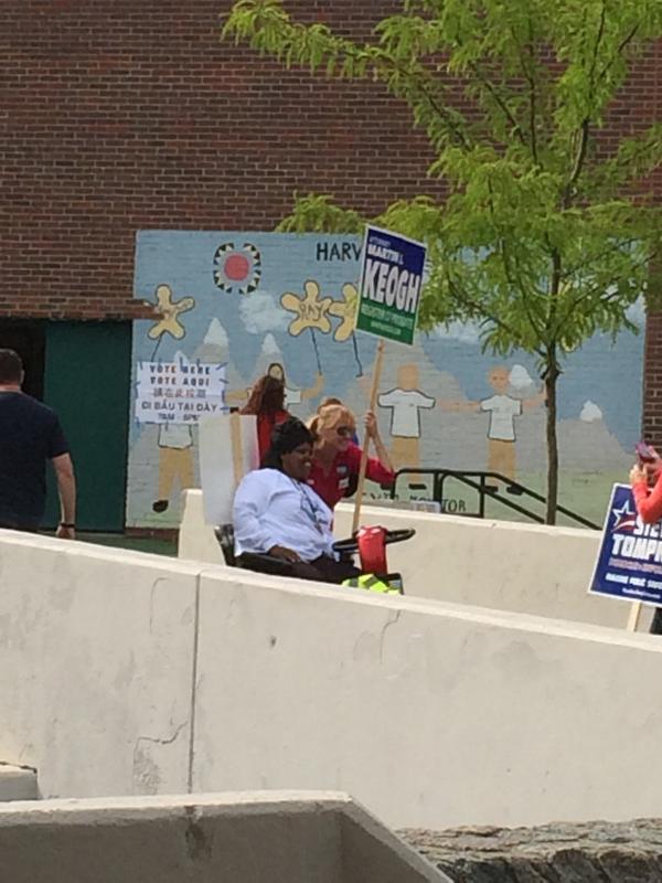 CtownWorkingMan's tweet photo. All kinds of support for @MartinJKeogh in @CharlestownMA http://t.co/QOTIFDI14F
