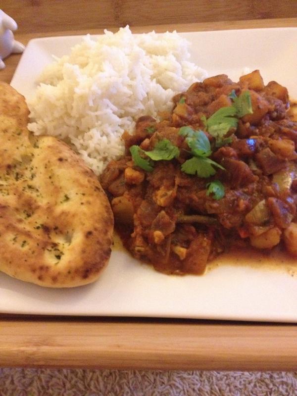 Shelly555's tweet photo. I make a goooood curry! #veggie #homemade #crueltyfree #yum @Johnnygrace_840 is a lucky boy! http://t.co/ZAMePnqFJT
