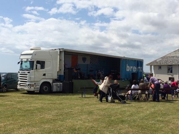 kierancarrick's tweet image. Foxrock Youth Club are looking for some generous person to loan us a trailer unit to use as a stage for #patchathon