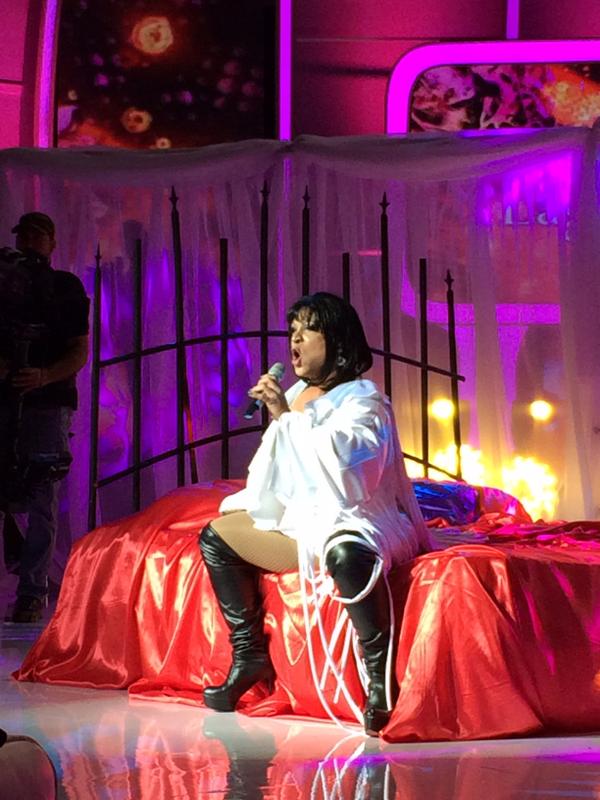 EddyVasquezWao's tweet photo. Oh My God!!! Alejandro Lagrotta @alagrotta fue Alejandra Guzman en #TuCaraMeSuenaTVN http://t.co/64hbkumg3y