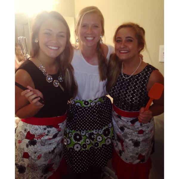 natt_919's tweet photo. The real housewives of KDπ #whenigrowup #firstswap http://t.co/1qwzy9dAkI