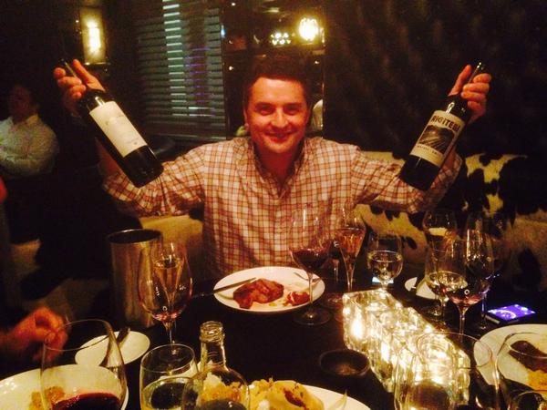 "<a href="/RiccitelliWines/">Matias Riccitelli</a>: Gran noche en Gaucho Picadely! <a href="/davidbonomiDP/">David Bonomi</a> <a href="/BodegaNorton/">Bodega Norton</a> " /abrazo Matías gran noche!!