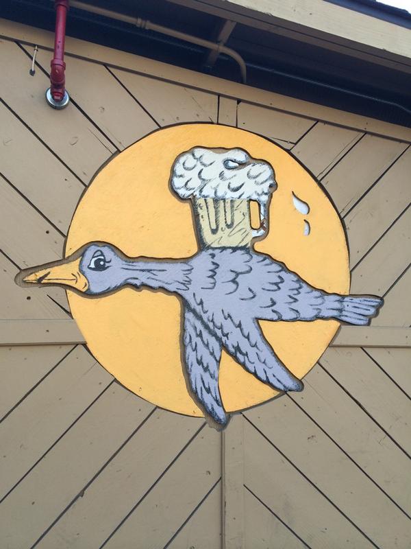 Transfluent_EN's tweet photo. Birthday party time at the Goose! #menlopark #dutchgoose #happybirthday #tech #startup http://t.co/QdWEnwag60