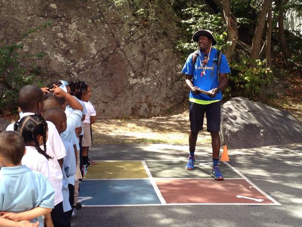 AmberChecky's tweet photo. Coach Akeem launching at a brand new school this year! #mattahunt #back2recess @PlayworksMA http://t.co/bW4iHMC0PT