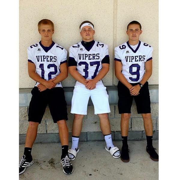 Frankie_To_G's tweet image. Happy Birthday to my boy @CavenderAlex #cavyfootball🏈🏈#tspankwhiteout