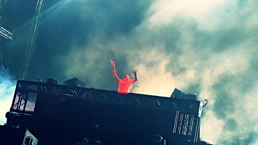 Happy Bday to my all time favorite DJ/Producer Nick Van de Wall  Heres to many more yrs of happiness 