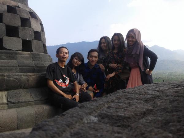 ada yg ketinggaLan ini... -___-