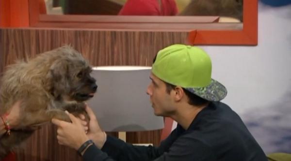 BB_Updates's tweet photo. The houseguests saying their goodbyes to Izzy earlier #BB16 http://t.co/NX2TlLAqBS