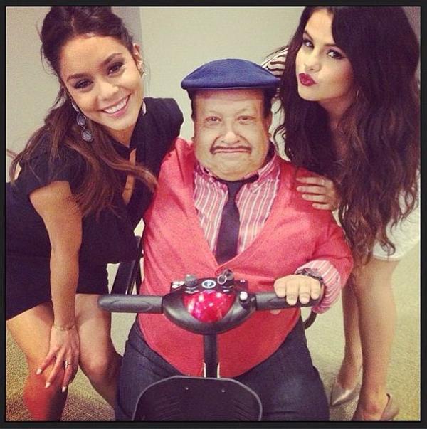 cora just had to make friends with this little guy @ItsCoraDiaz