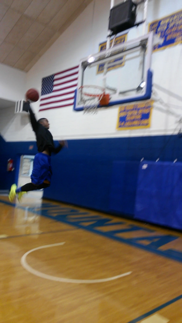 EOSCbasketball's tweet photo. @hoopstarvic901 on the rise? http://t.co/8I9XdKsk1M