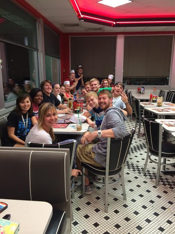 USI_ROB's tweet photo. Biz Badgers' late night Steak 'n Shake run! #thesquad #bizbadgers #BeJealous #AwesomeSauce #goodtimes http://t.co/8R6I2JtMYh