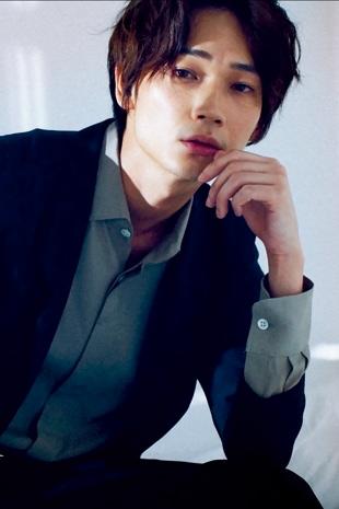 イケメン芸能人かっこいいスーツ姿画像集 ジャニーズ 俳優 ミュージシャンたちのかっこいいスーツ姿画像を集めてみました お好きな芸能人がいたらrtしてくださいね よろしくお願いします T Co Ywpyrau5lg Twitter