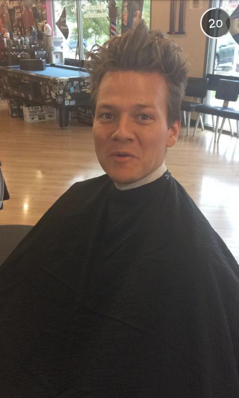 TylerWardUpdate's tweet photo. #NewHair lovee it @tylerwardmusic :) 🙊❤ 
Btw @jackieeg7 stole his phone again 😉🙈 
#WardinatorWednesday :) ❤ http://t.co/c1VecqCJBg