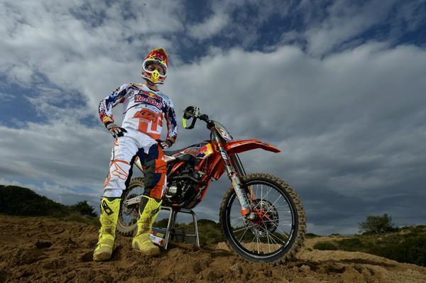 ‘The science of motocross - onboard with Tony Cairoli. win.gs/1CQydpa