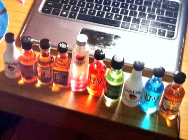 ladyrimusic's tweet image. My friends &amp;gt;&amp;gt;&amp;gt;&amp;gt; 😂😂😭😭🎉😍😍😍🎉🎉 #21 #21stbday #drunkbarbiecake #shotsonshots #soblessed #awesomefriends