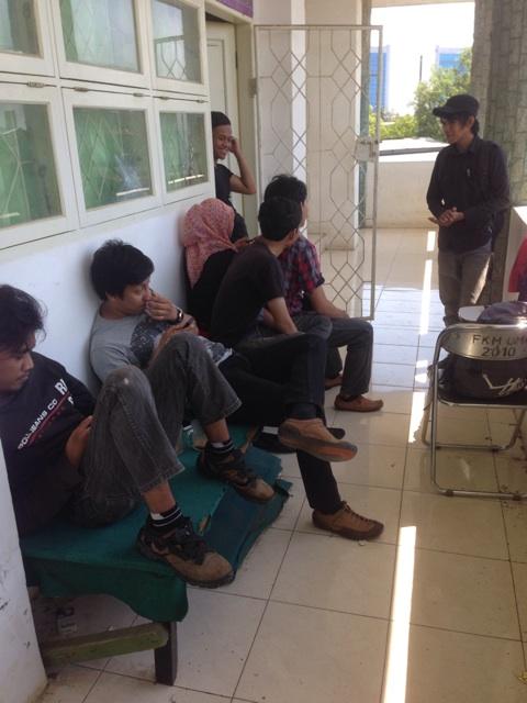 Ad yg kenal sma mereka?? Ad tong seniornya mimin disitu... *barusajamengambilfoto*