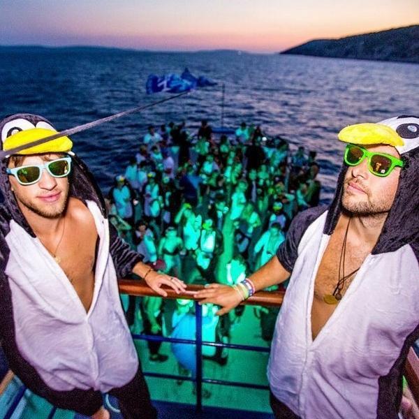 #CroatiaConfessions: PenguinLADS taking it to a new level of 'cool' #punintended